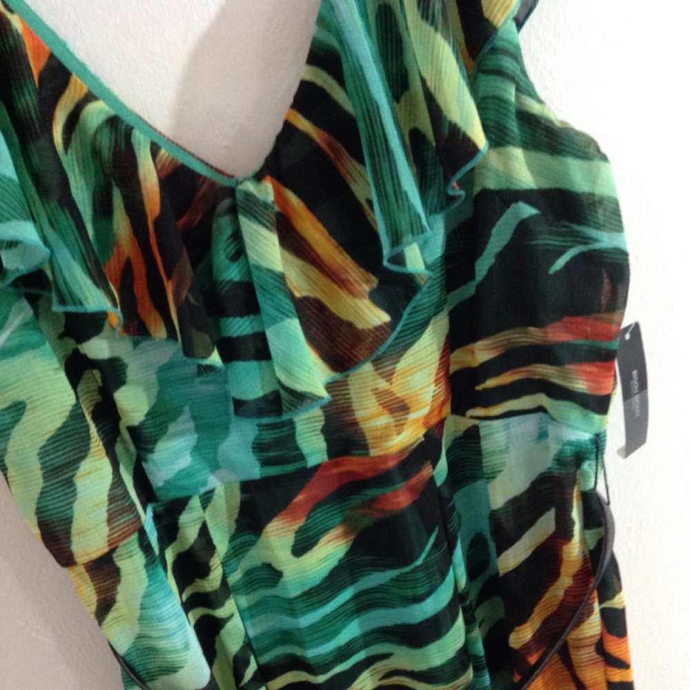 Dress - Picture 3 of 7